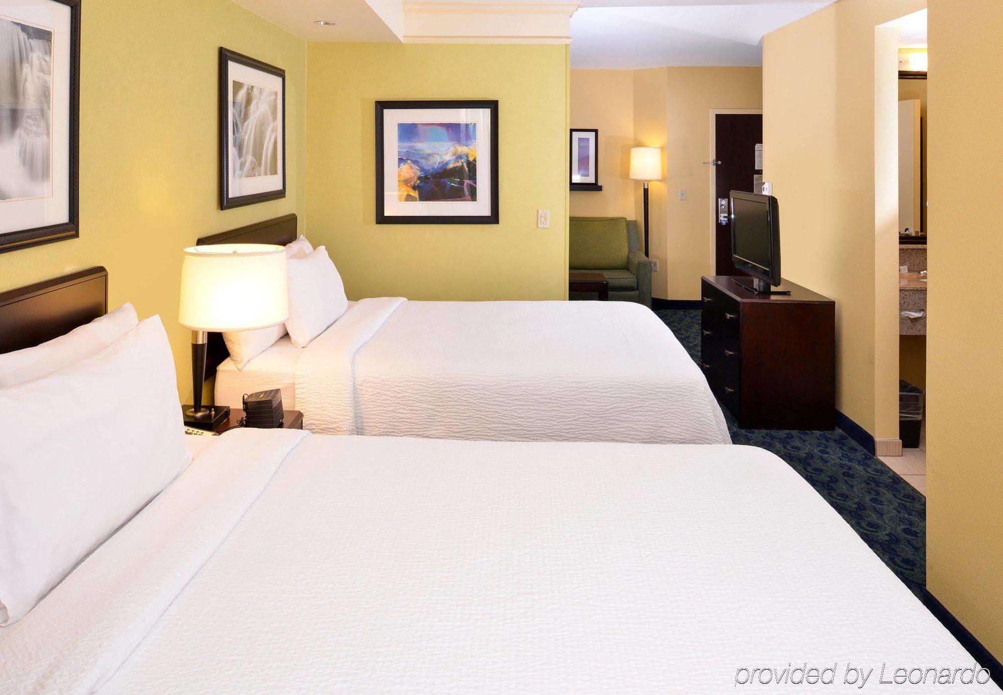 Springhill Suites By Marriott Corona Riverside Exterior photo