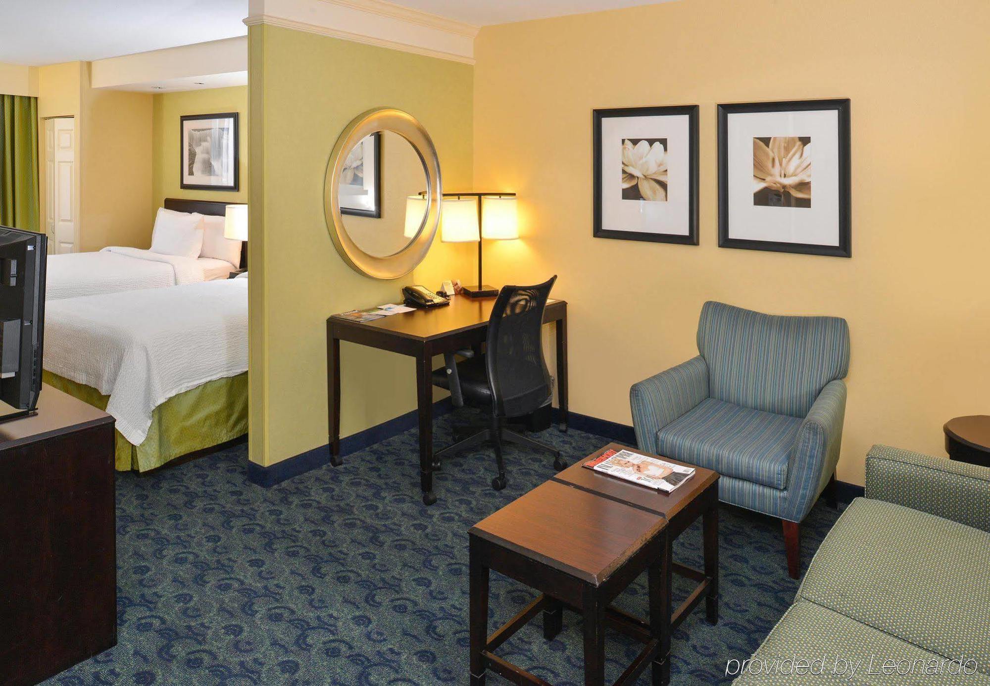 Springhill Suites By Marriott Corona Riverside Exterior photo