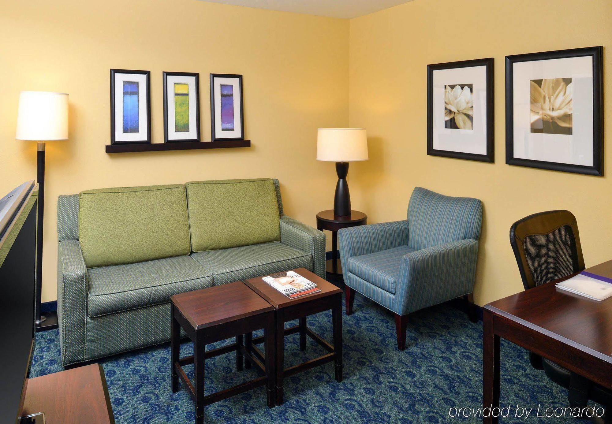 Springhill Suites By Marriott Corona Riverside Exterior photo